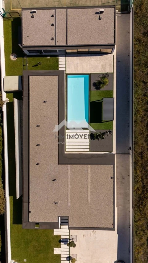 Moradia T5 para Venda em Bougado (São Martinho e Santiago)