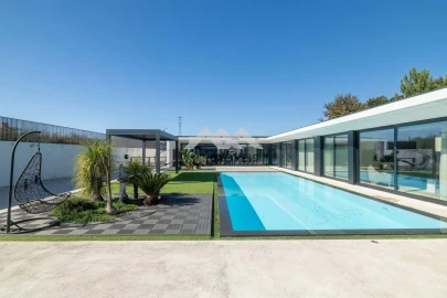 Moradia T5 para Venda em Bougado (São Martinho e Santiago)
