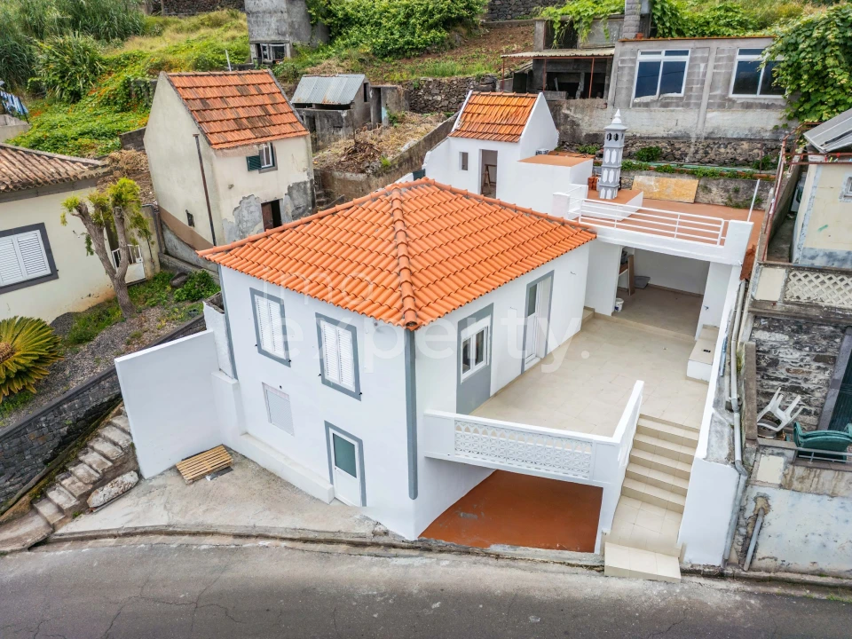 Moradia T2 para Venda em Canhas Foto 1