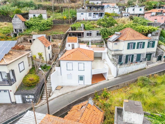 Moradia T2 para Venda em Canhas Foto 16