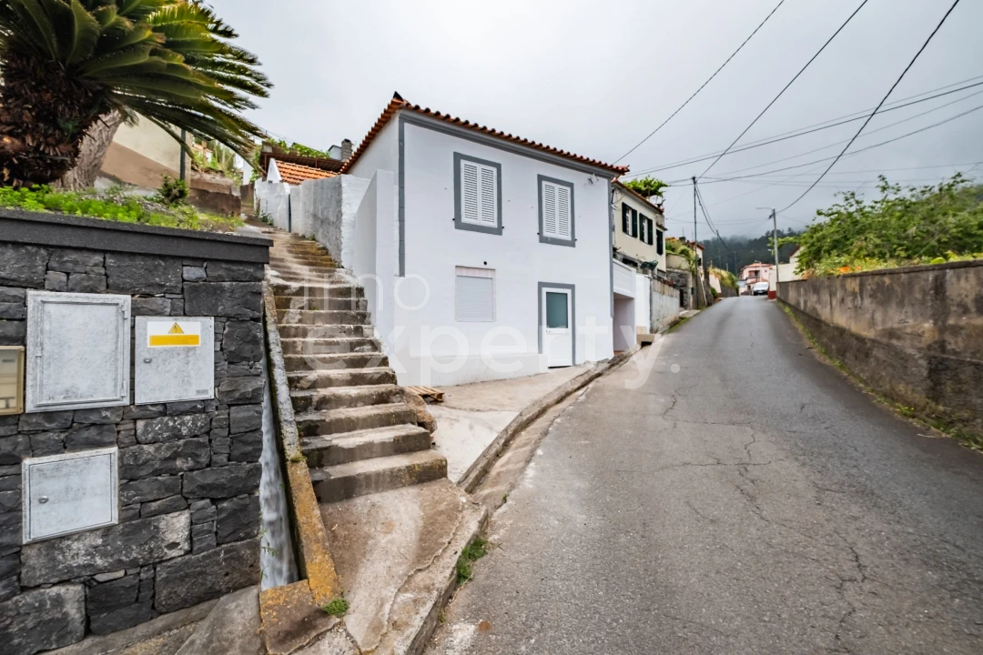 Moradia T2 para Venda em Canhas Foto 6