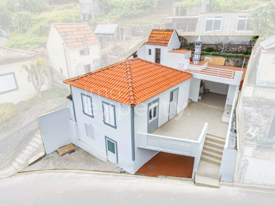 Moradia T2 para Venda em Canhas Foto 2