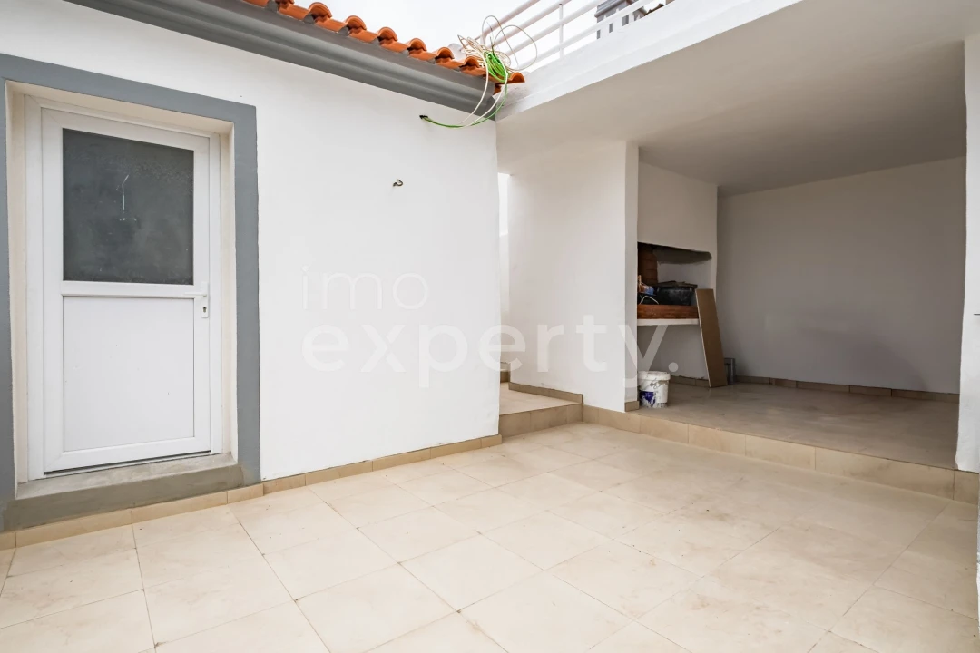 Moradia T2 para Venda em Canhas Foto 7