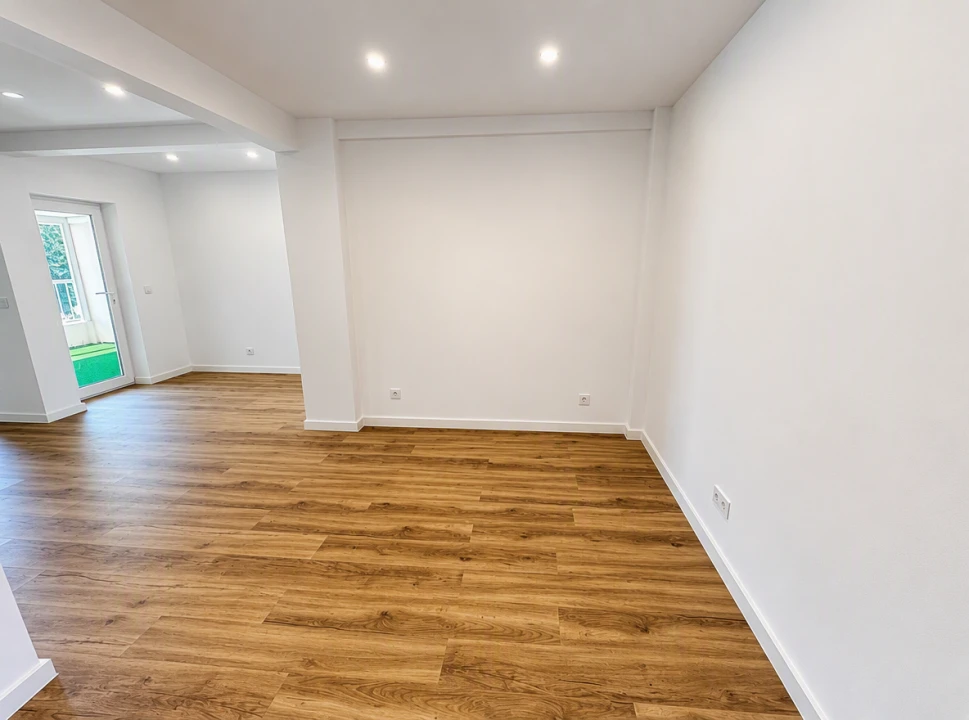Apartamento T2 para Venda em Agualva e Mira-Sintra Foto 13