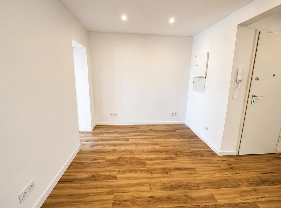 Apartamento T2 para Venda em Agualva e Mira-Sintra Foto 14