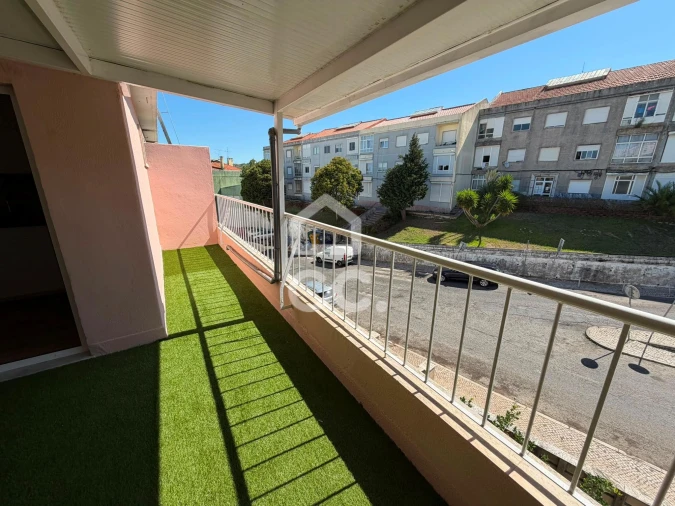 Apartamento T2 para Venda em Agualva e Mira-Sintra Foto 8