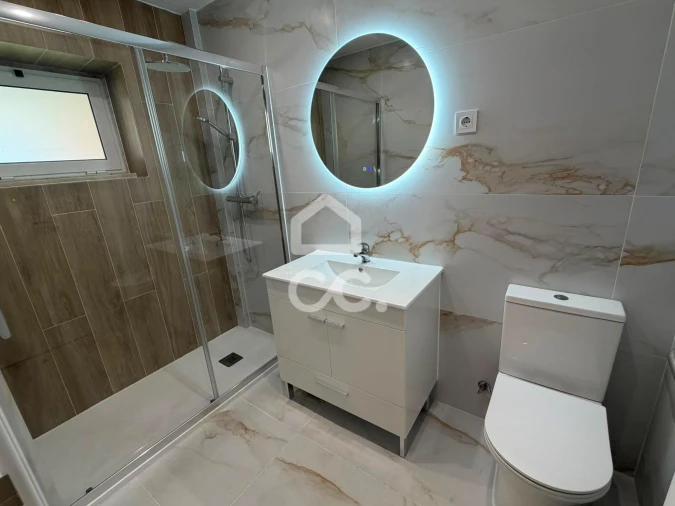 Apartamento T2 para Venda em Agualva e Mira-Sintra Foto 18
