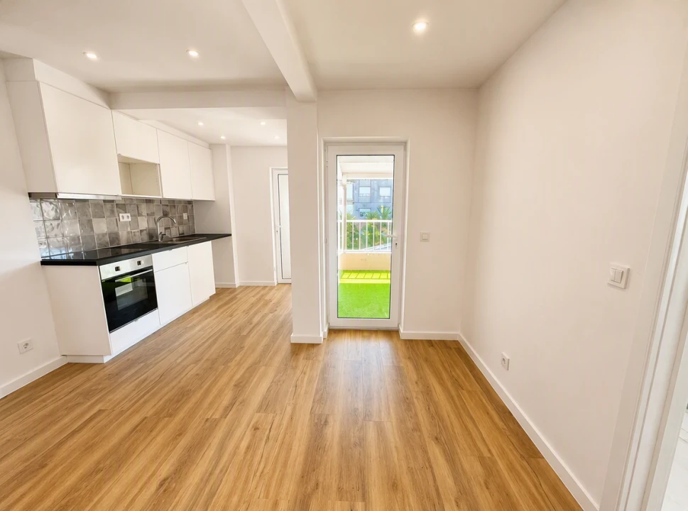 Apartamento T2 para Venda em Agualva e Mira-Sintra Foto 1