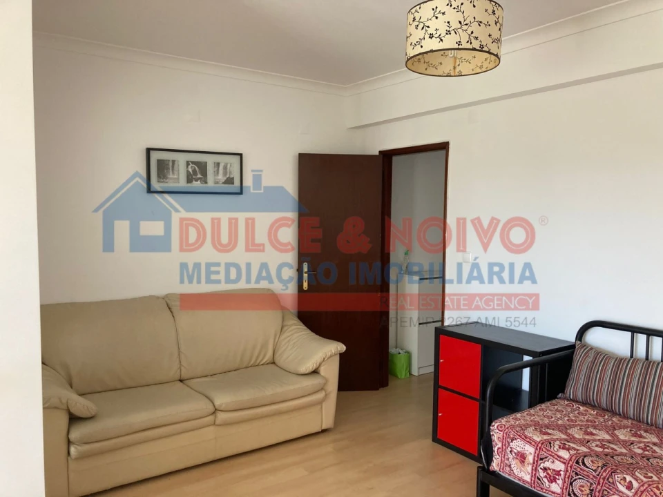 Apartamento T1 para Arrendamento em Ferrel Foto 3