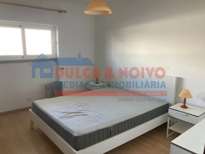Apartamento T1 para Arrendamento em Ferrel Foto 12