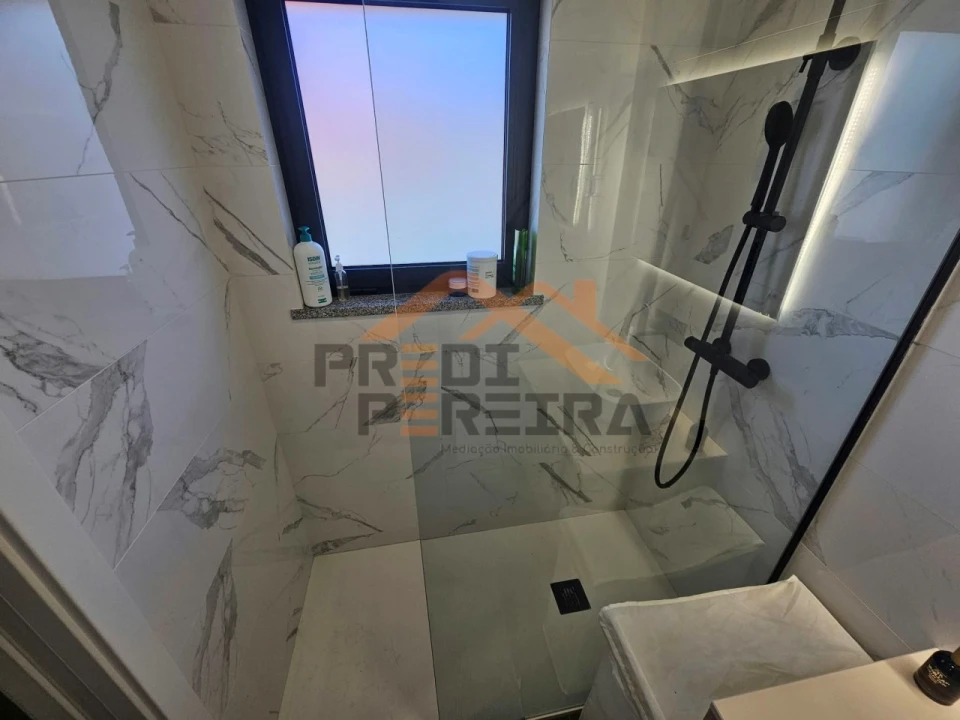 Moradia T4 para Venda em Santa Iria de Azoia, São João da Talha e Bobadela Foto 31
