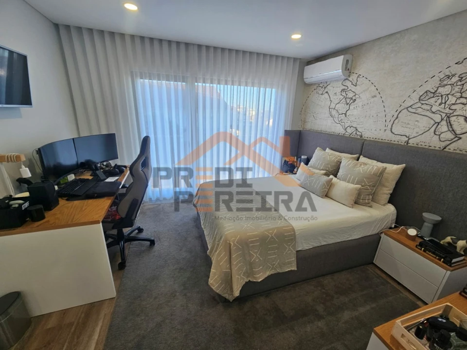 Moradia T4 para Venda em Santa Iria de Azoia, São João da Talha e Bobadela Foto 36
