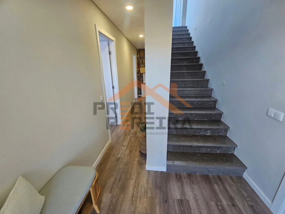 Moradia T4 para Venda em Santa Iria de Azoia, São João da Talha e Bobadela Foto 46