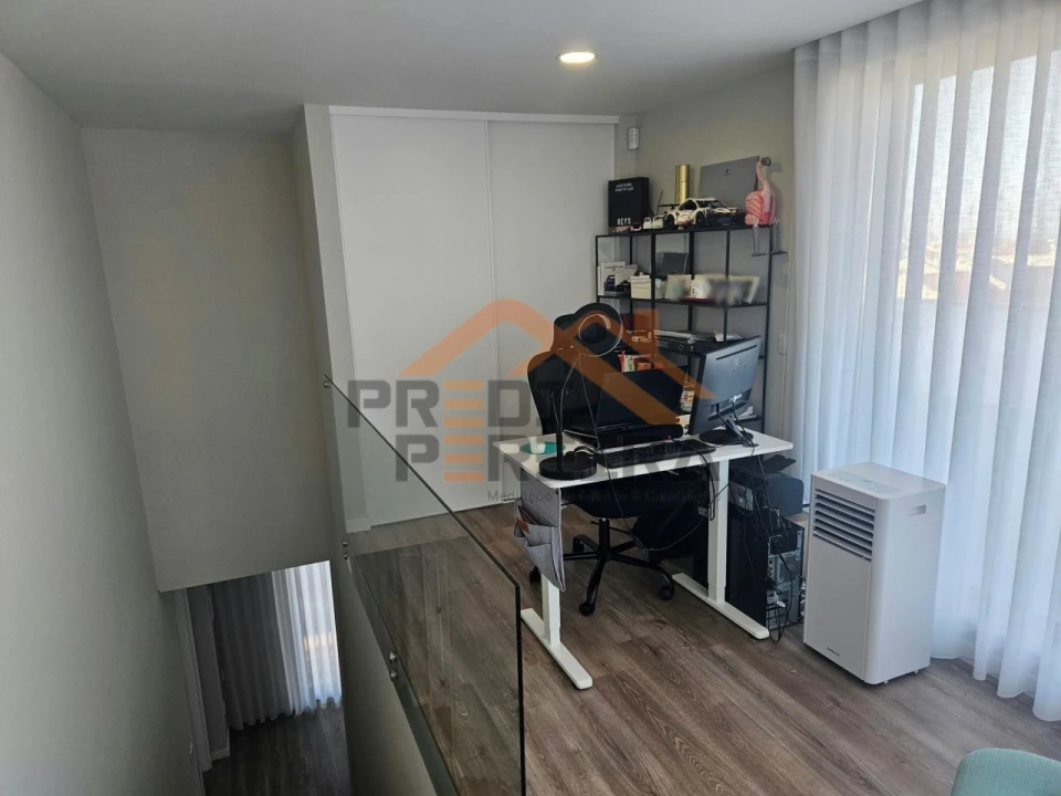 Moradia T4 para Venda em Santa Iria de Azoia, São João da Talha e Bobadela Foto 47