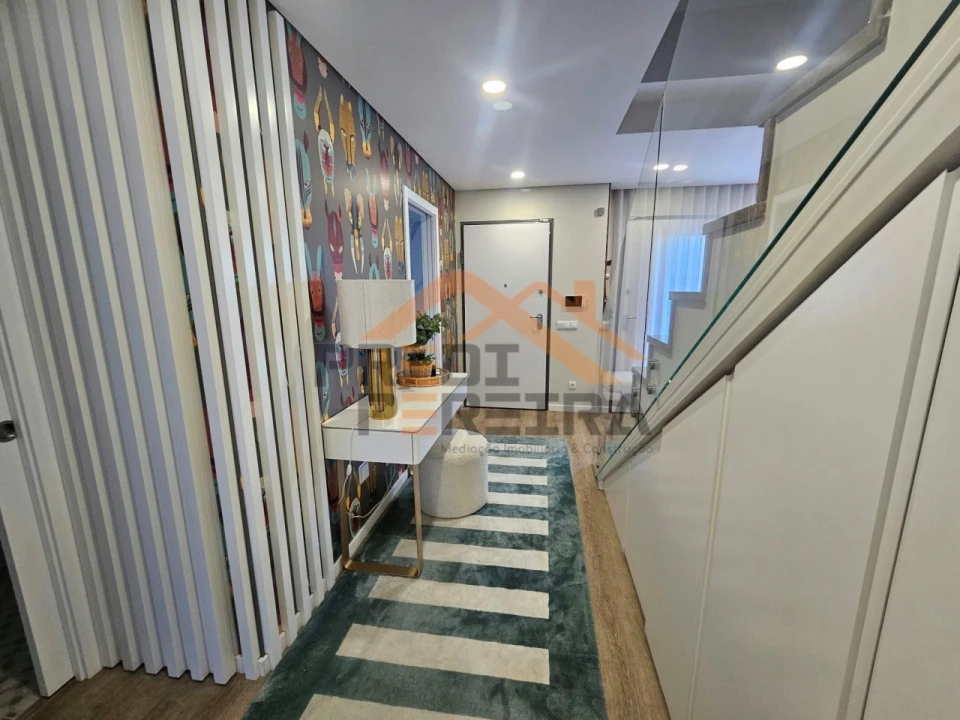 Moradia T4 para Venda em Santa Iria de Azoia, São João da Talha e Bobadela Foto 23