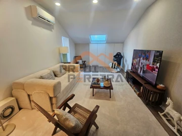 Moradia T4 para Venda em Santa Iria de Azoia, São João da Talha e Bobadela