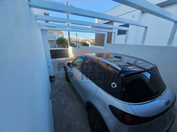Moradia T4 para Venda em Santa Iria de Azoia, São João da Talha e Bobadela