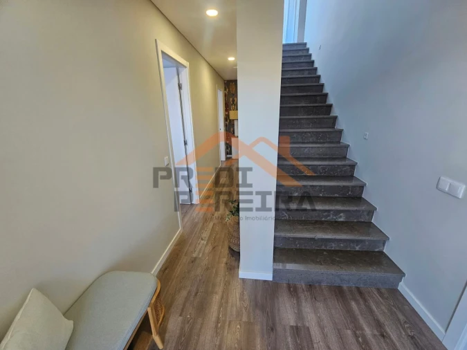 Moradia T4 para Venda em Santa Iria de Azoia, São João da Talha e Bobadela Foto 46