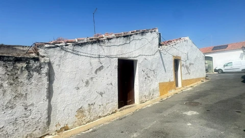 Moradia T2 para Venda em Castro Verde e Casével
