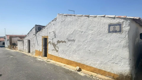 Moradia T2 para Venda em Castro Verde e Casével