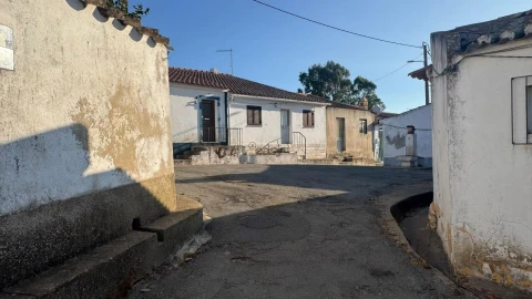 Moradia T2 para Venda em Castro Verde e Casével