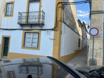 Moradia T3 para Venda em Évora (São Mamede, Sé, São Pedro e Santo Antão)