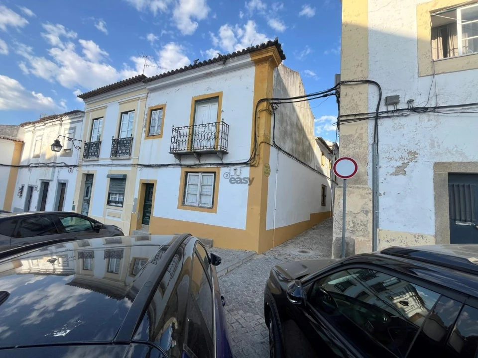 Moradia T3 para Venda em Évora (São Mamede, Sé, São Pedro e Santo Antão) Foto 1