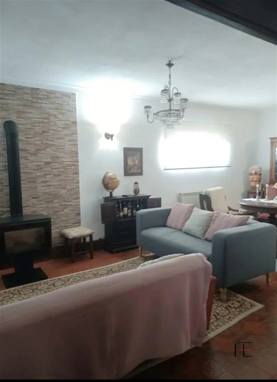 Moradia T5 para Venda em Vila Verde da Raia Foto 3
