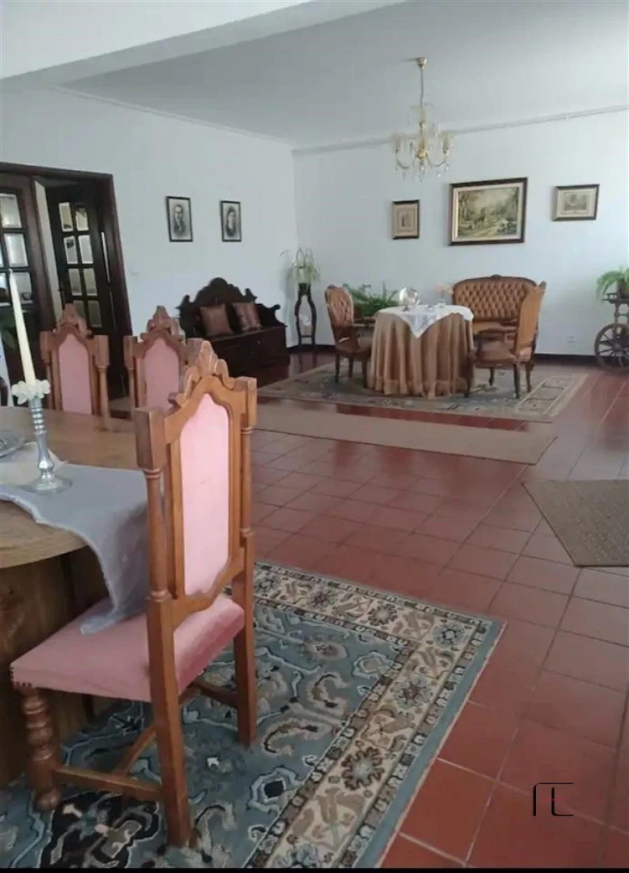Moradia T5 para Venda em Vila Verde da Raia Foto 4