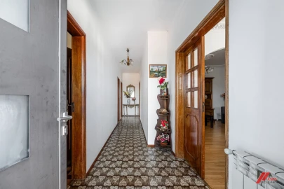 Moradia T2 para Venda em Quinchães