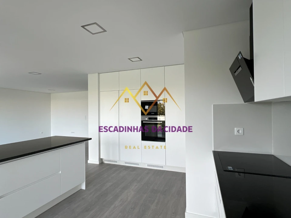 Apartamento T5 para Venda em Montijo e Afonsoeiro Foto 11