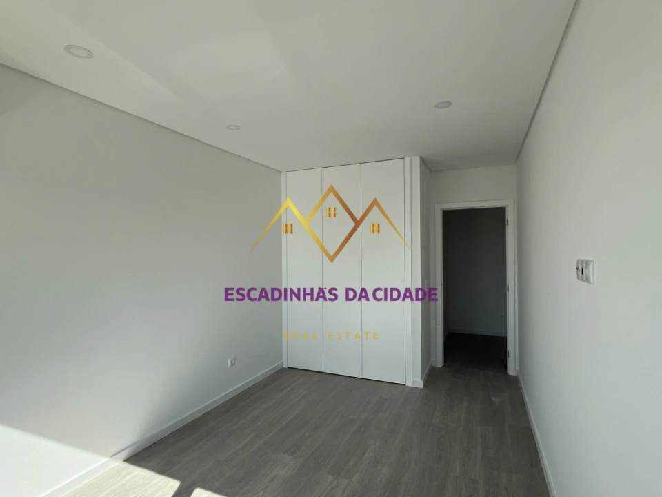 Apartamento T5 para Venda em Montijo e Afonsoeiro Foto 38