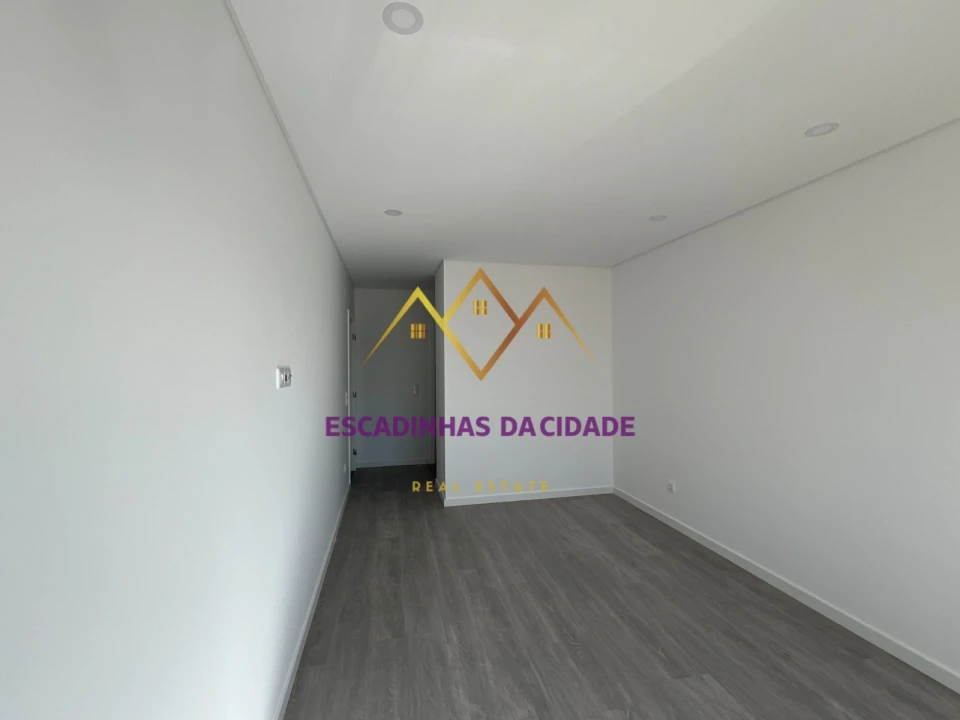 Apartamento T5 para Venda em Montijo e Afonsoeiro Foto 33