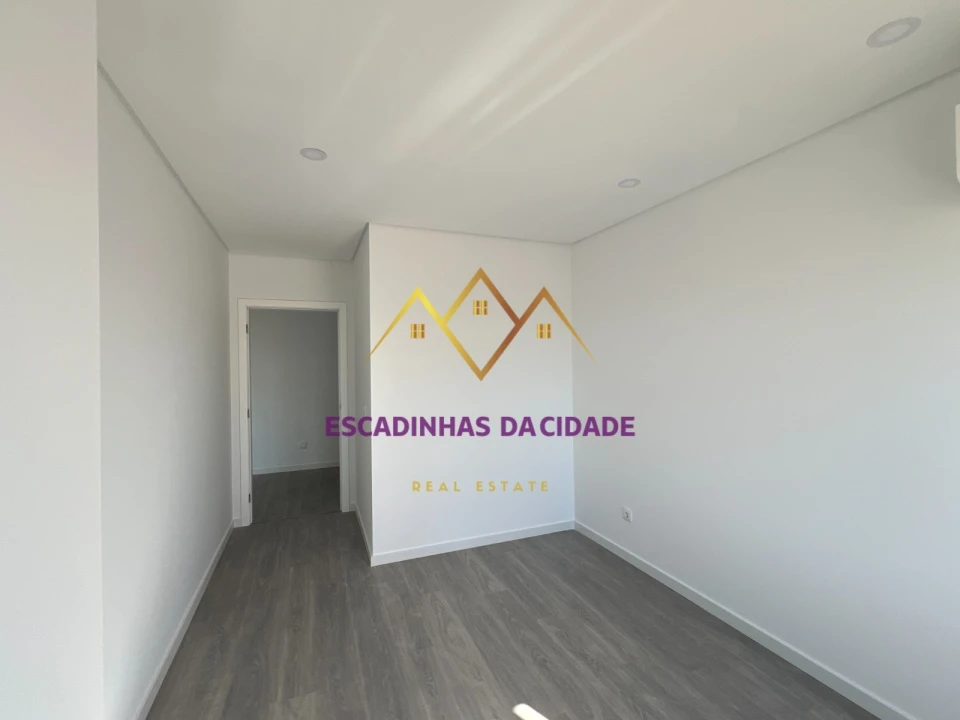 Apartamento T5 para Venda em Montijo e Afonsoeiro Foto 36