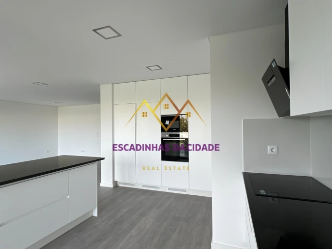Apartamento T5 para Venda em Montijo e Afonsoeiro Foto 11