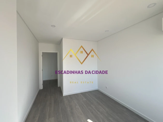 Apartamento T5 para Venda em Montijo e Afonsoeiro Foto 36