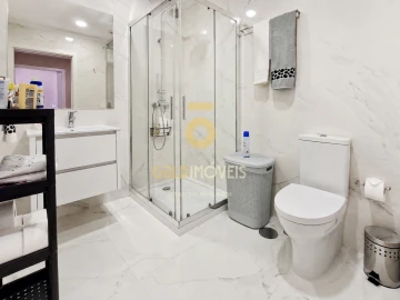 Apartamento T3 para Venda em Sobrado e Bairros