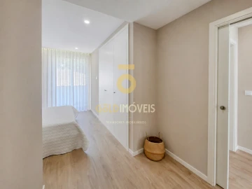 Apartamento T3 para Venda em Sobrado e Bairros