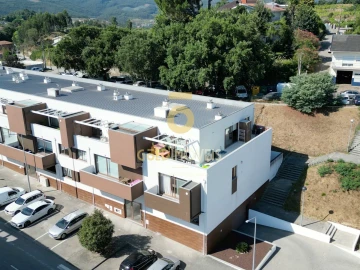 Apartamento T3 para Venda em Sobrado e Bairros