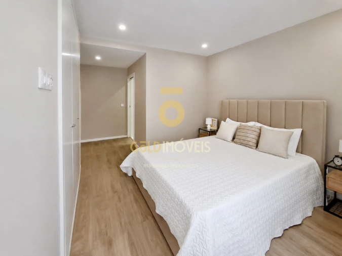 Apartamento T3 para Venda em Sobrado e Bairros Foto 12