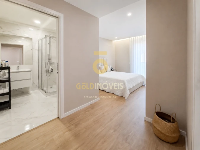 Apartamento T3 para Venda em Sobrado e Bairros Foto 7
