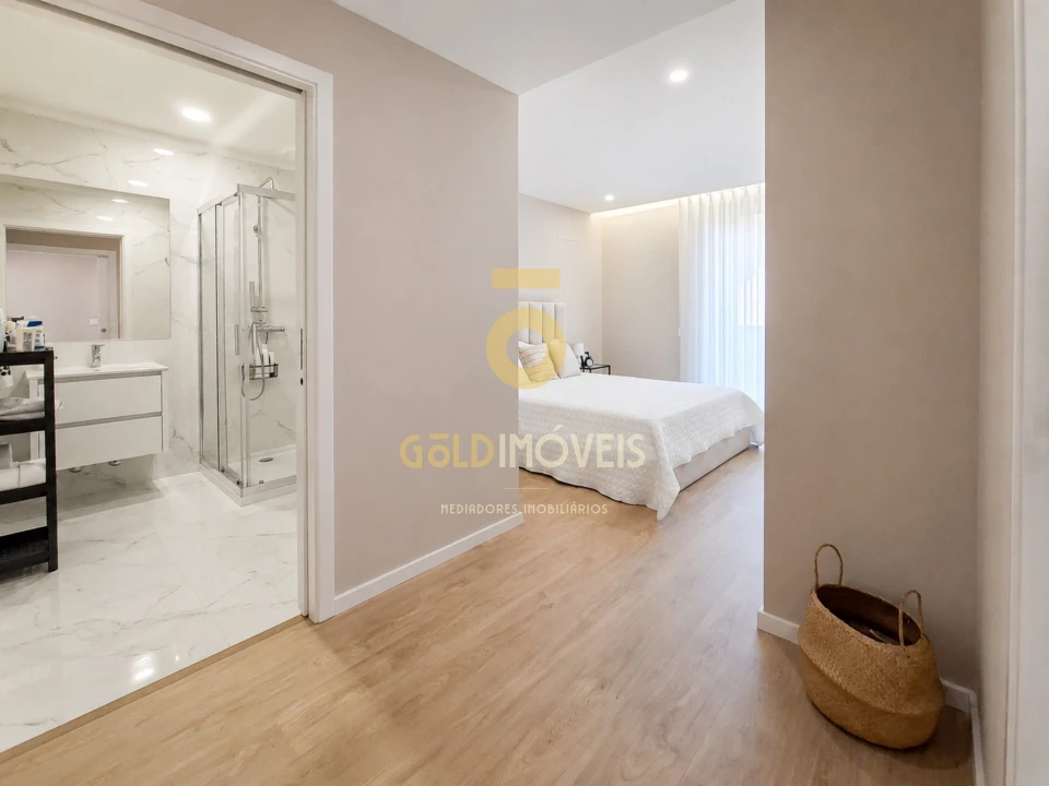 Apartamento T3 para Venda em Sobrado e Bairros Foto 7