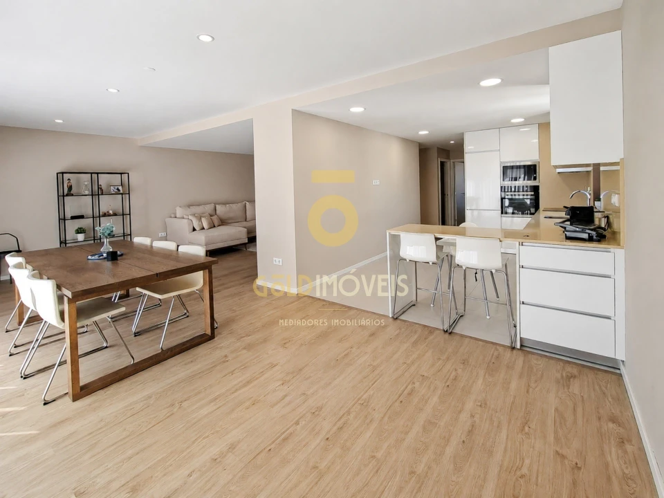 Apartamento T3 para Venda em Sobrado e Bairros Foto 10