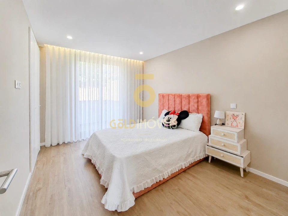 Apartamento T3 para Venda em Sobrado e Bairros Foto 13