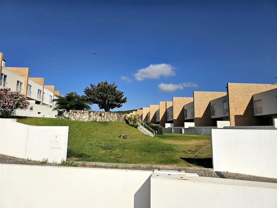 Moradia T4 para Venda em Alfena Foto 1