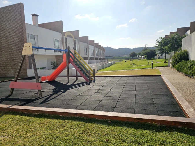 Moradia T4 para Venda em Alfena Foto 4