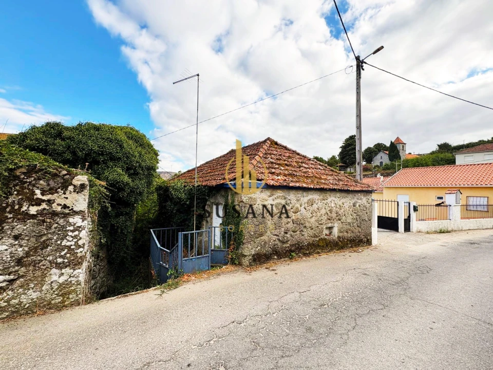 Moradia T2 para Venda em Cepões, Meijinhos e Melcões Foto 1