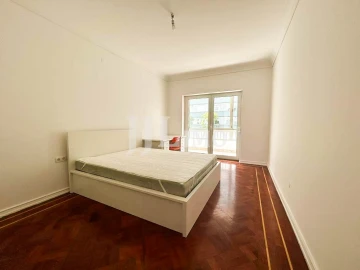 Quarto para Arrendamento em Avenidas Novas