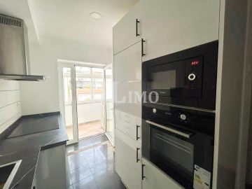 Quarto para Arrendamento em Avenidas Novas