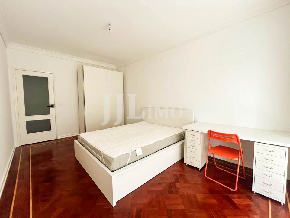 Quarto para Arrendamento em Avenidas Novas Foto 1